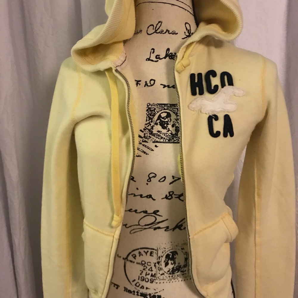 📌Yellow hoodie📌